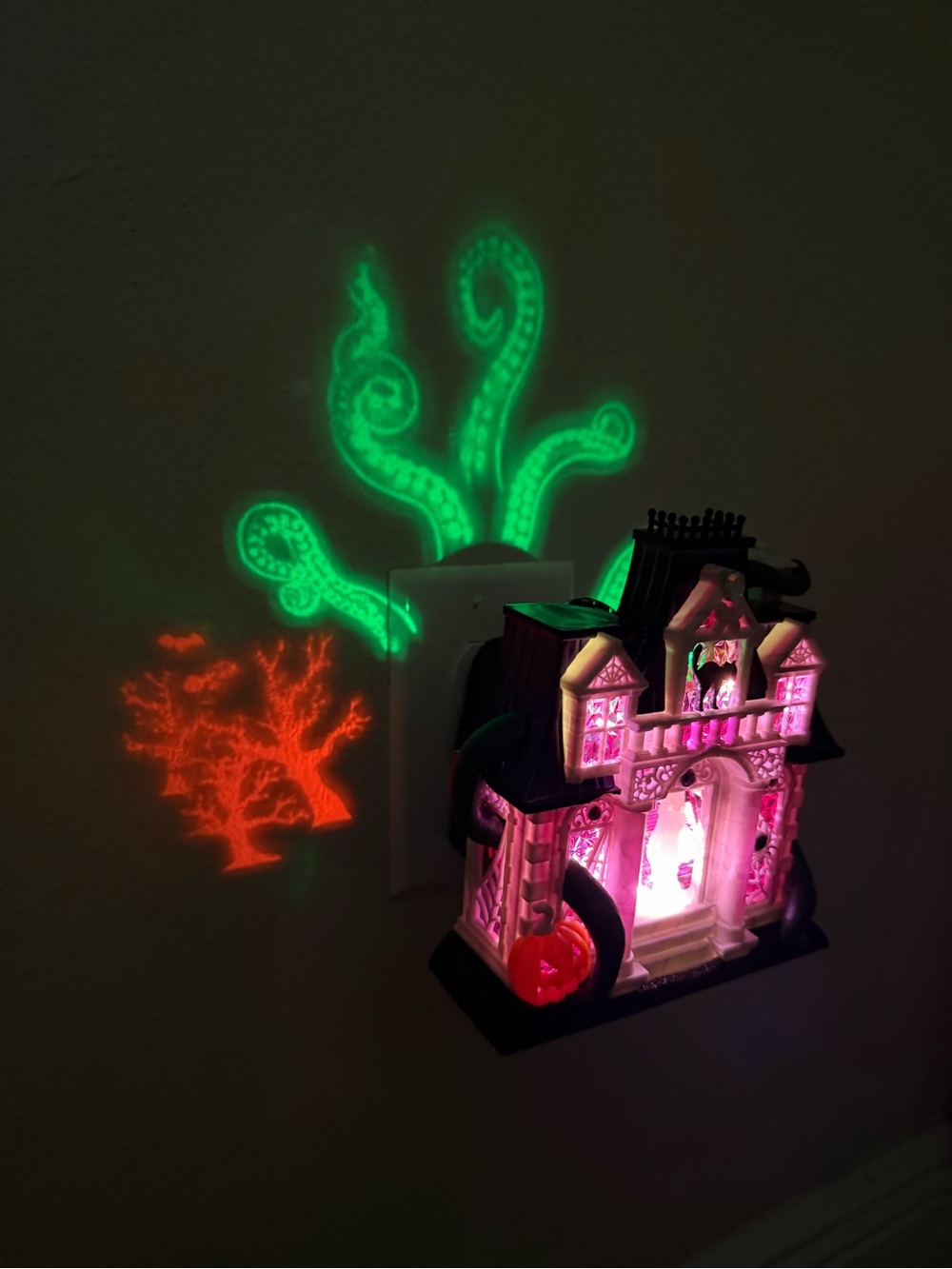 Bath & Body Works Chateau Wallflowers TRI-Projector - Haunted House NEW! - Picture 3 of 13
